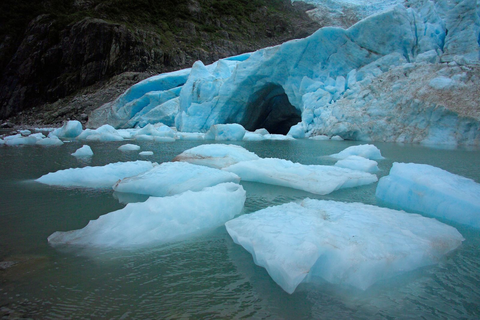 Alaska Kayaking Day Tours | Seward | Bear Glacier Kayaking